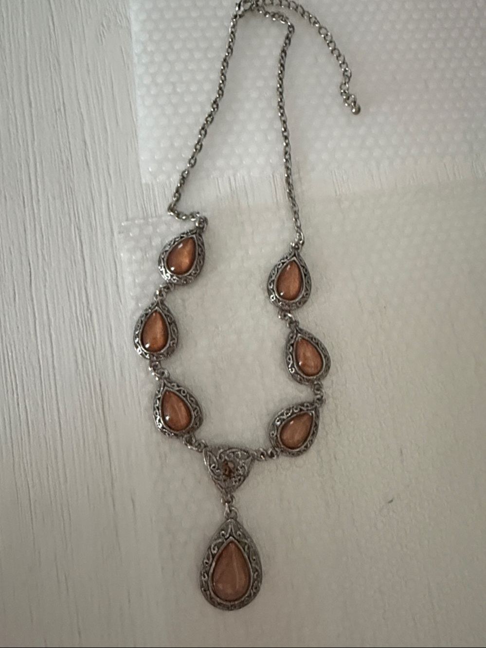 Elegant Brown Teardrop Pendant Necklace - Unbranded